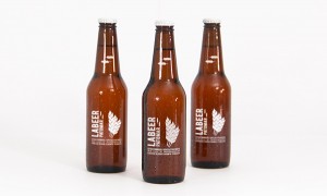 33个免费的产品包装VI设计展示模型PSD下载beer-bottles-mockup-originalmockup