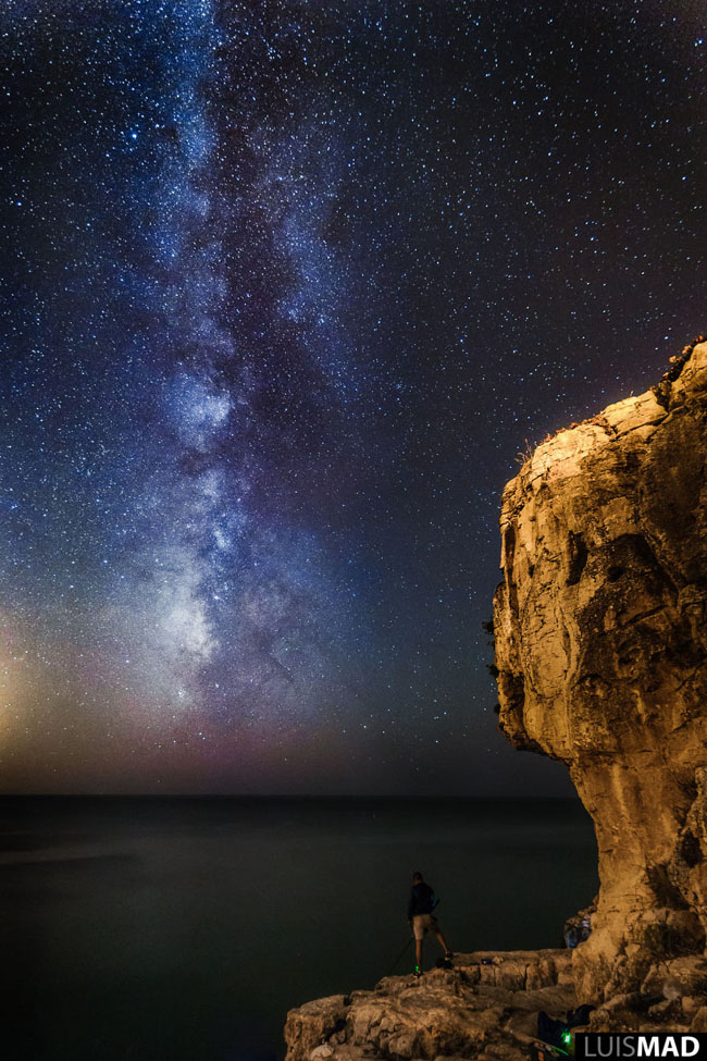 75个这个世界上最迷人的夜晚星空图效果欣赏Fisherman Milky Way