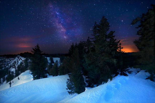 75个这个世界上最迷人的夜晚星空图效果欣赏Night Sky at Crater Lake, USA