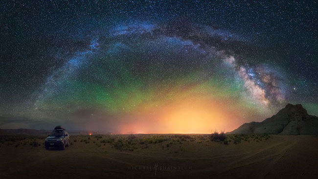 75个这个世界上最迷人的夜晚星空图效果欣赏Galactic Panorama Taken In The Middle Of A Desert In Arizona