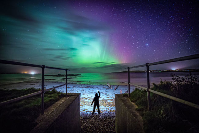 75个这个世界上最迷人的夜晚星空图效果欣赏Aurora Hunting On The Isle Of Lewis