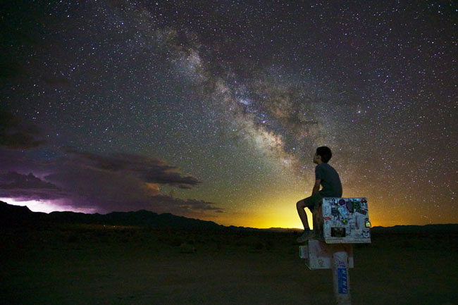 75个这个世界上最迷人的夜晚星空图效果欣赏Area 51 Stargazer