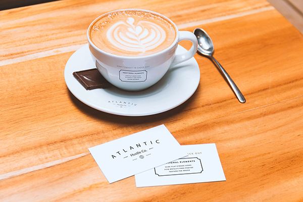 100个极品名牌设计模版展示模型PSD下载business-cards-and-coffee-cup-mockup