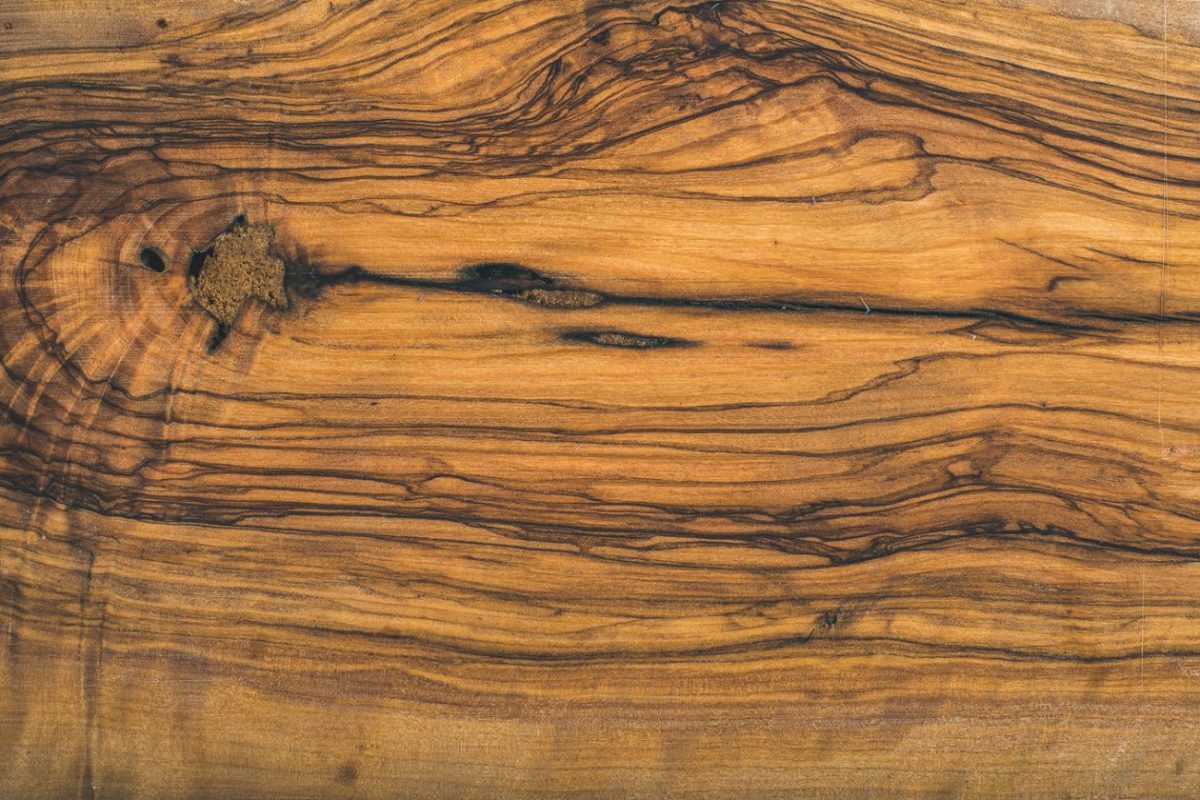 旧橄榄木板纹理或背景 Old olive wood slab texture or background