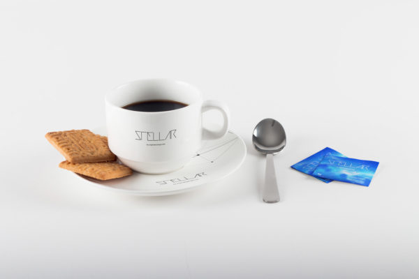 咖啡杯和饼干模型 Coffee Cup with Cookies Mockup 02