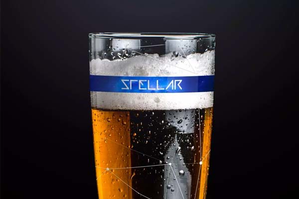 啤酒玻璃模型 Beer Glass Mockup 01