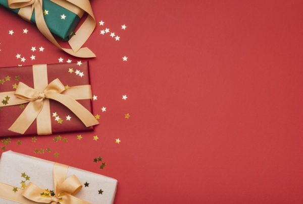 金色星星装饰的圣诞礼盒素材[JPG]
