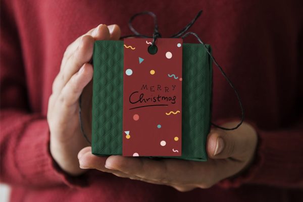 圣诞礼物盒标签设计模型(PSD)