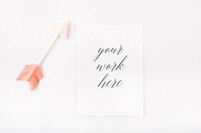 时尚爱心卡片样机 Styled stock photo - hearts card