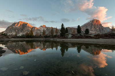 湖畔日出风景高清素材 4K Time-lapse of sunrise by the lake