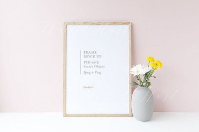 木纹画框样机模型 30x40cm floral wood frame mock up