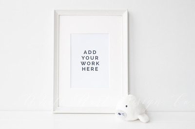 婴儿/托儿所主题画框样机模板 Frame mock up - Baby/Nursery theme