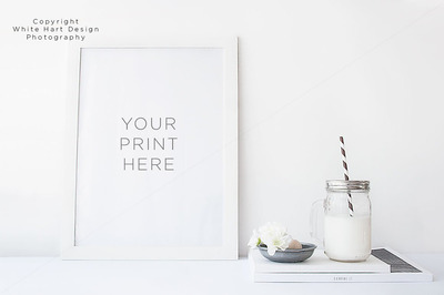 简约的场景画框样机模型 Frame mock up - PSD and Jpeg file