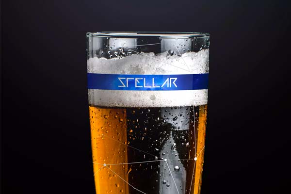 啤酒玻璃模型 Beer Glass Mockup 01