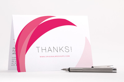 双折感谢卡PSD样机 Bifold Thank You Card PSD Mockup 04