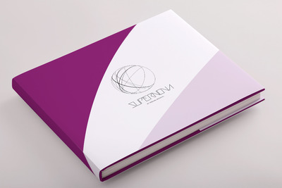 精装标准PSD画册样机 Hardcover Standard Landscape Book PSD Mockup 02