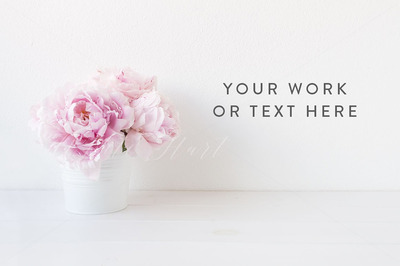 牡丹风格的摄影库存样机 Peonies styled stock photography