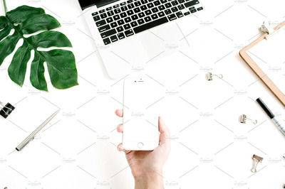 屏幕空白的手机样机 Mobile Phone with Blank Screen