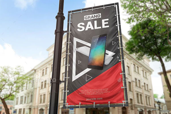 垂直户外广告横幅/广告牌样机设计模板