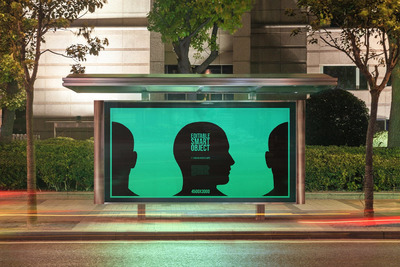 晚上的正面的公交站广告设计展示样机下载[PSD]