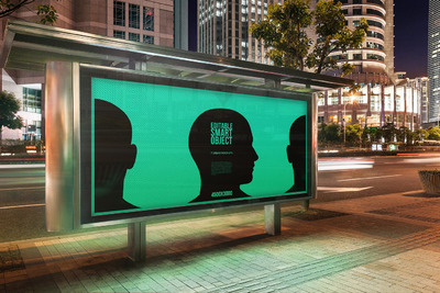 夜晚公交站广告设计展示样机素材下载[PSD]