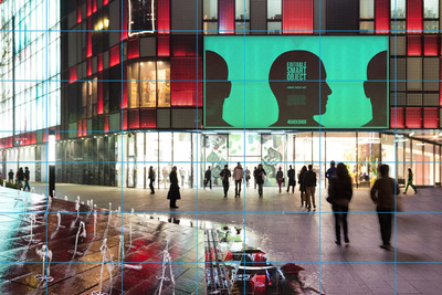 城市夜晚商业中心LED广告样机下载[PSD]