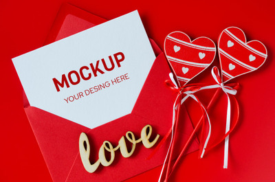 情人节剪纸爱心贺卡设计样机