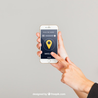 手指着智能手机场景样机[PSD]