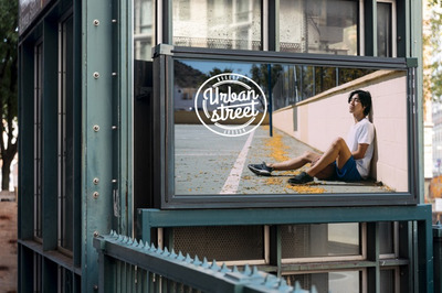 城市街道广告牌样机[PSD]