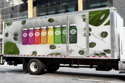 汽车上的广告牌样机模型[PSD]