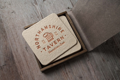 逼真的带纹理的名片logo样机[PSD]