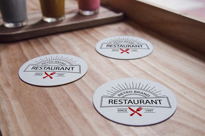 餐馆饮料杯垫设计展示样机[PSD]