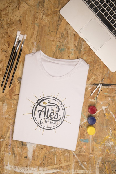 俯视图白色折叠T恤展示样机[PSD]