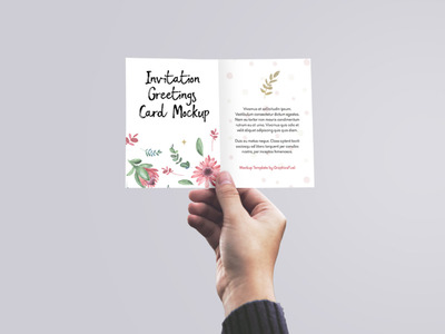 手持邀请函展示样机