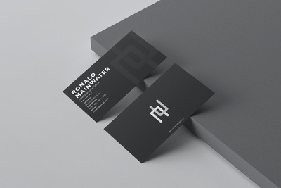 高品质的企业深色名片设计模板下载(PSD)