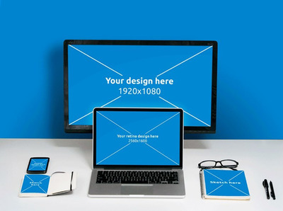 完整的书桌与MacBook响应式样机模型