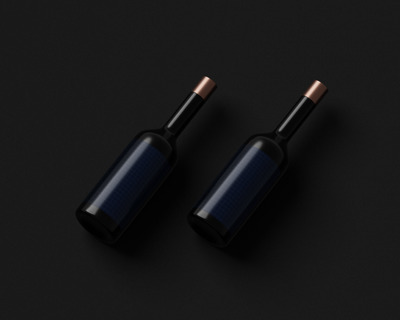 深红色酒瓶样机