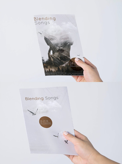 手持画册设计样机（PSD）