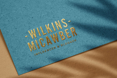 再生纸上的奢华浮雕金色标志模型样机（PSD）