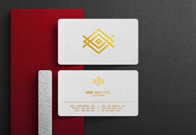 白色名片上的豪华标志模型[PSD]