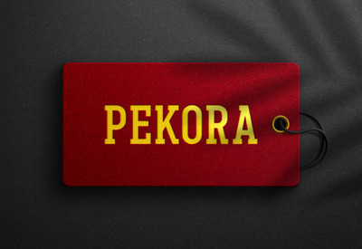 红色吊牌上的奢华标志模型[PSD]