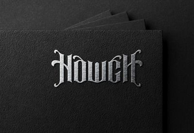 黑色商务名片上的奢华logo样机[PSD]