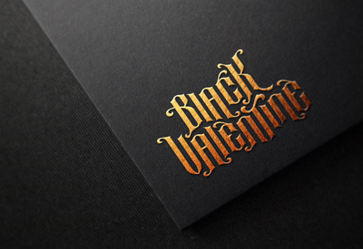 金色浮雕效果的logo样机[PSD]