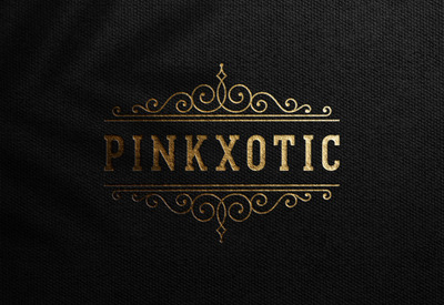 黑色纸背景上的奢华logo样机[PSD]