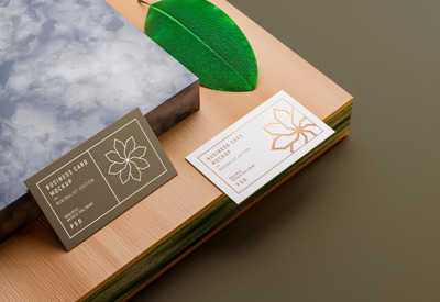 金色凸版名片模型[PSD]