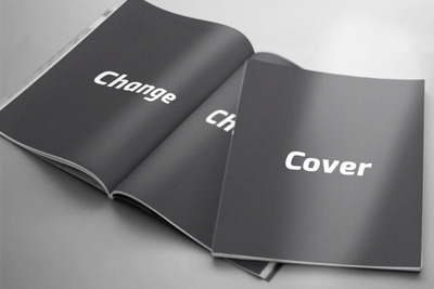 展开的杂志封面与内页样机