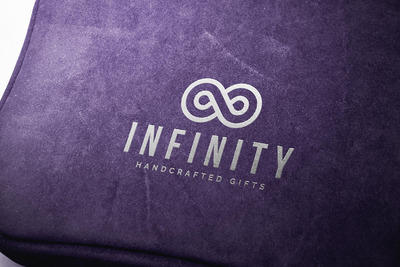 真实的时尚logo设计展示样机（PSD）