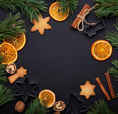 装在锡盒里的自制新鲜饼干背景[JPG]