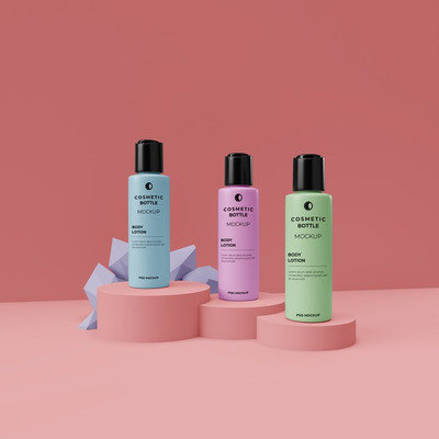 三个化妆水瓶子样机[PSD]