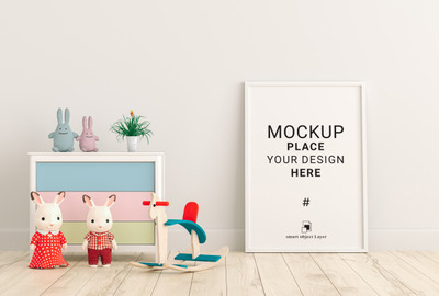 儿童房里的空白框架样机[PSD]